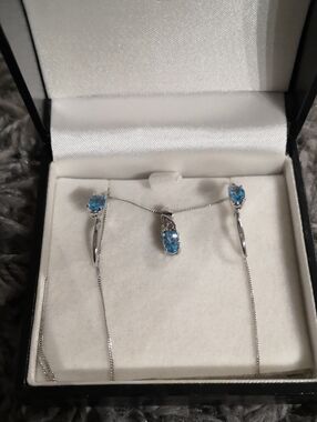 Blue Topaz Pendant and Earrings Set in white gold 10k